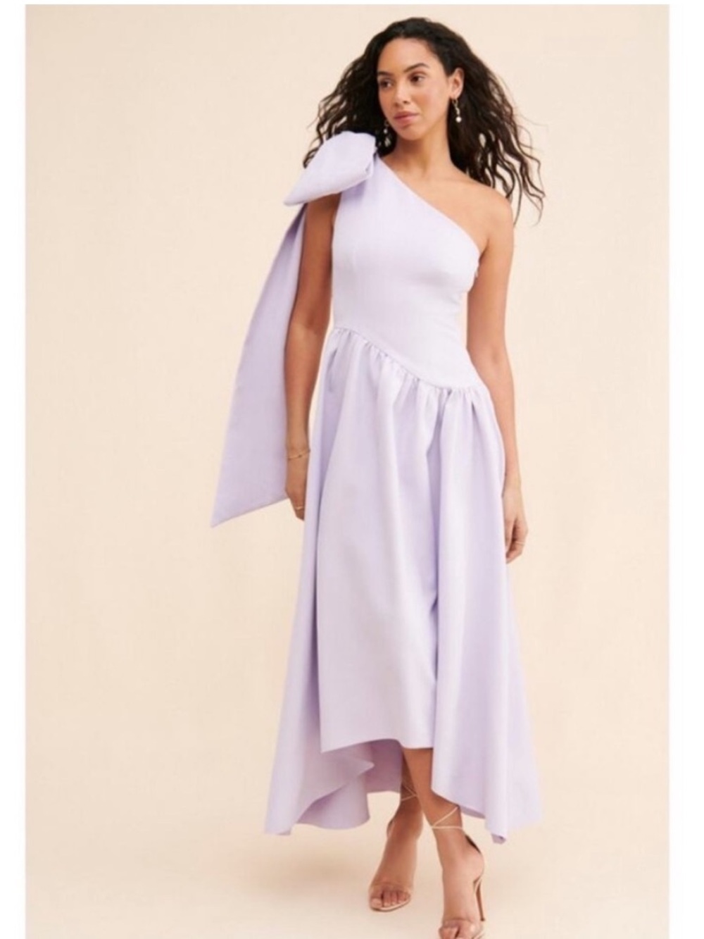 Elliatt One-Shoulder Bow Midi Dress in Lavender MISSING BOW